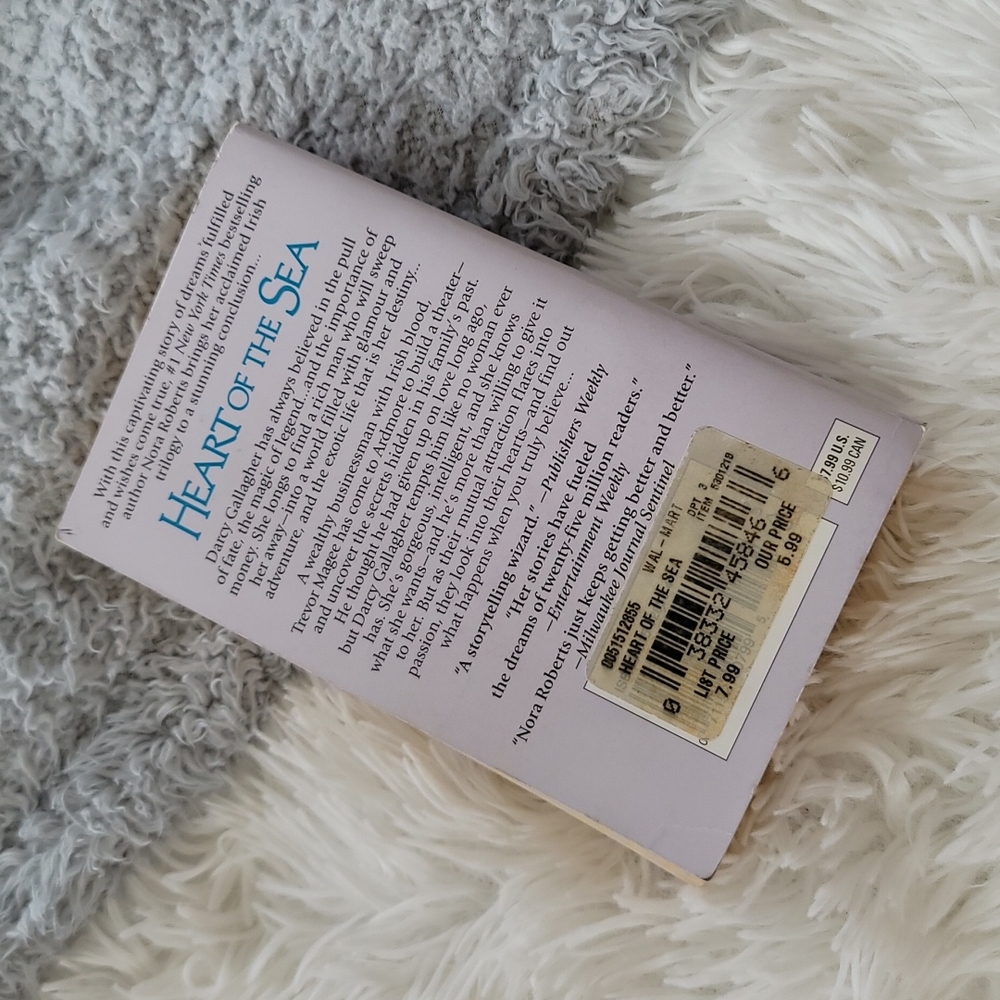Heart of the Sea by Nora Roberts - Picture 3 of 3
